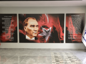 Final Okulları Özel Atatürk Köşesi ve Makam Bayrakları